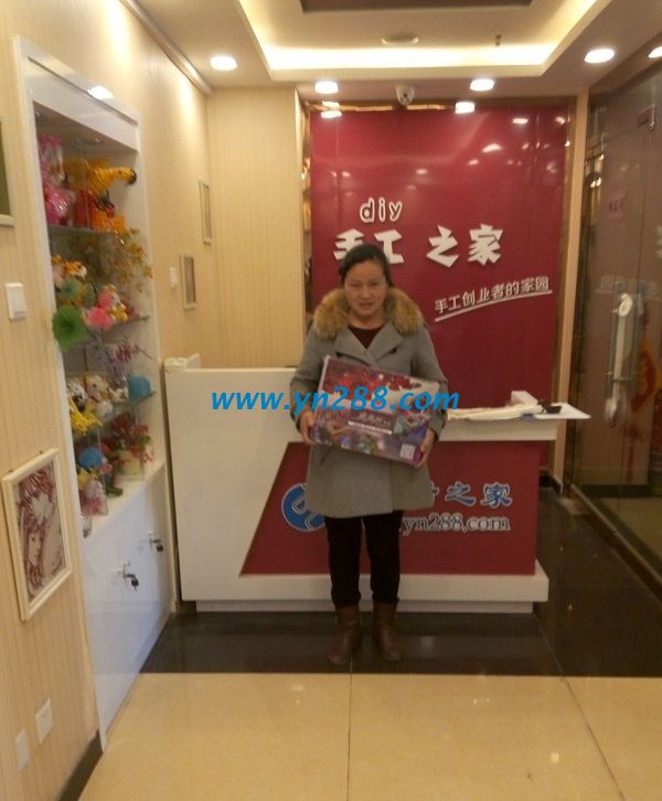 河南安陽張女士親自來到手工活之家總部找到手工活加工 河南安陽張女士親自來到手工活之家總部找到手工活加工(圖1)