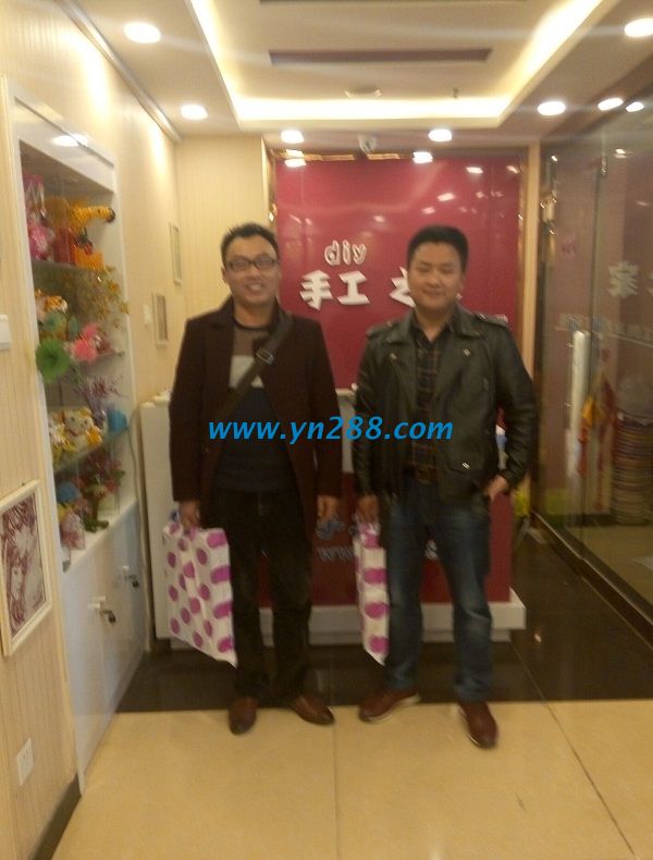 山東泰安高先生和好友王先生一起來到手工活之家總部考察項目，欲加盟代理(圖1)