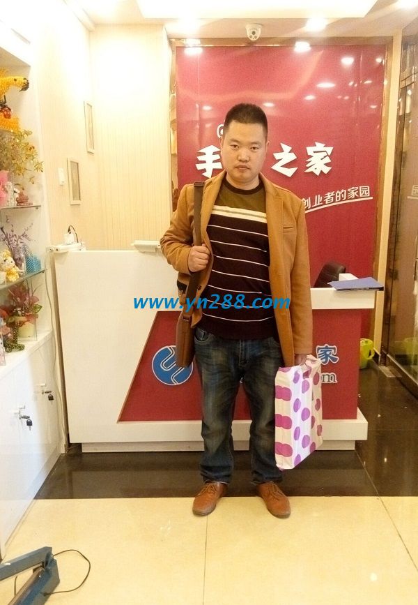 山東劉先生來手工活之家考察項(xiàng)目，欲組織當(dāng)?shù)亻e散人員婦女做手工活(圖1)