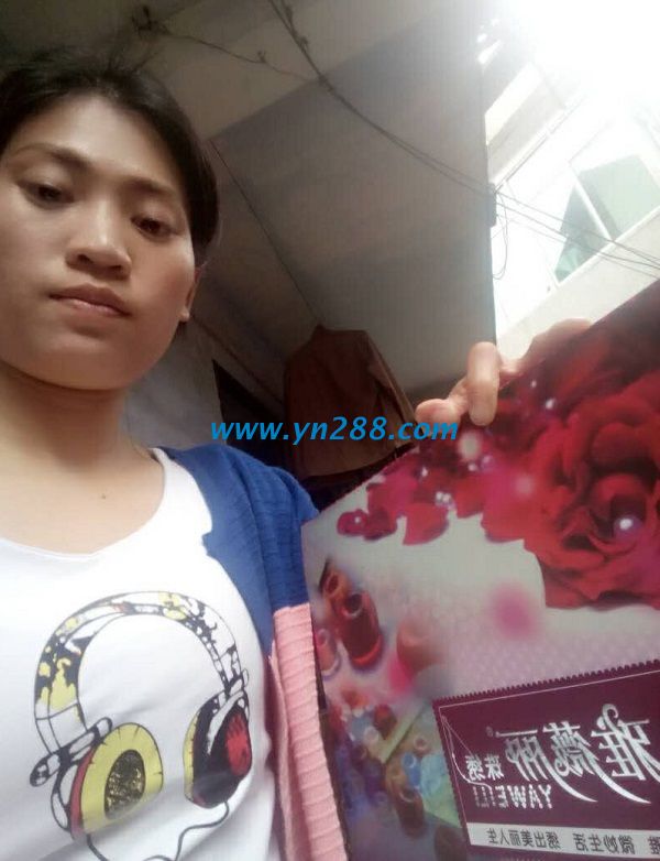 湖南株洲小超市劉女士業(yè)余時間做手工活珠繡加工掙錢 湖南株洲小超市劉女士利用業(yè)余時間做手工活珠繡加工掙錢(圖1)