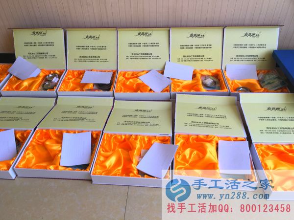 圖紙、制作串珠繡工具已放入