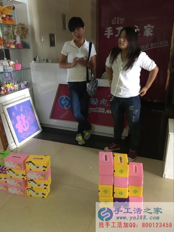 外發(fā)項(xiàng)目客戶王女士來手工活之家交貨啦