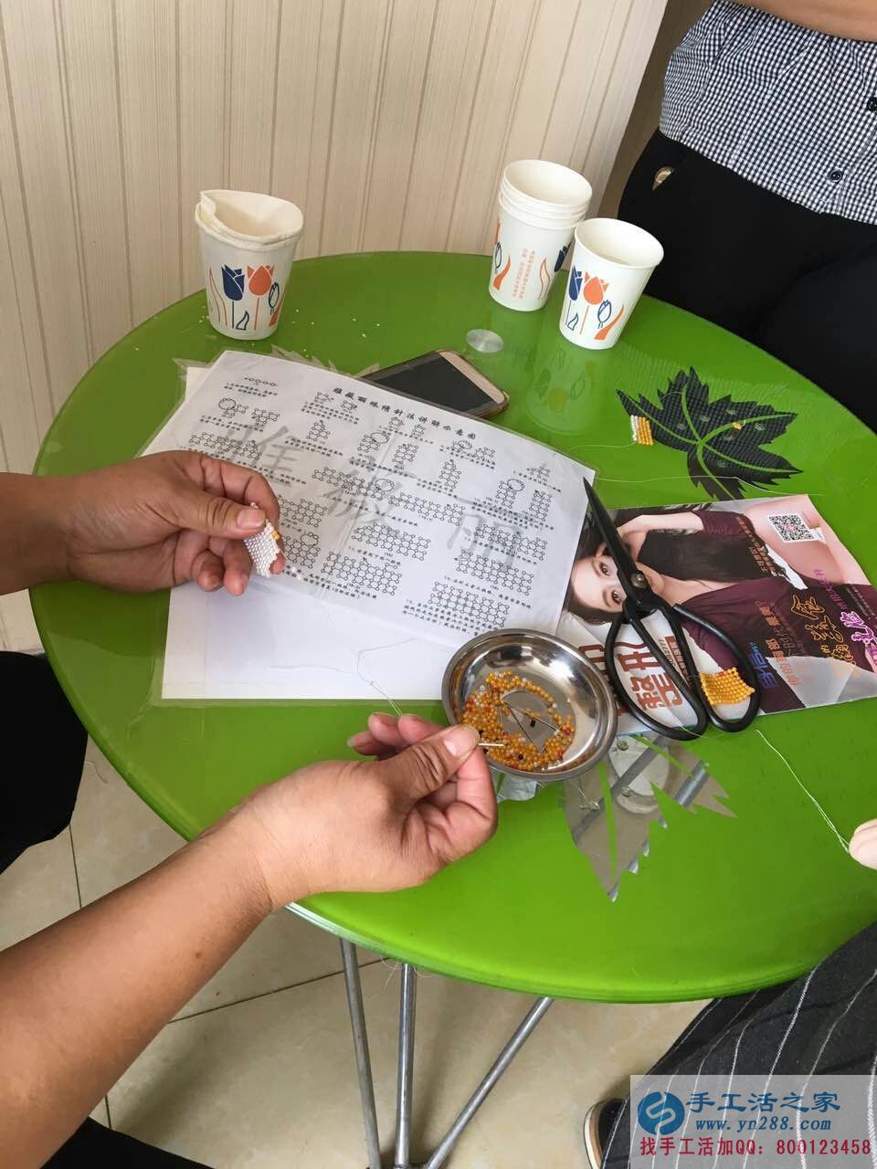 適合家庭婦女做的手工活，廣東佛山錢女士找到手工活串珠繡
