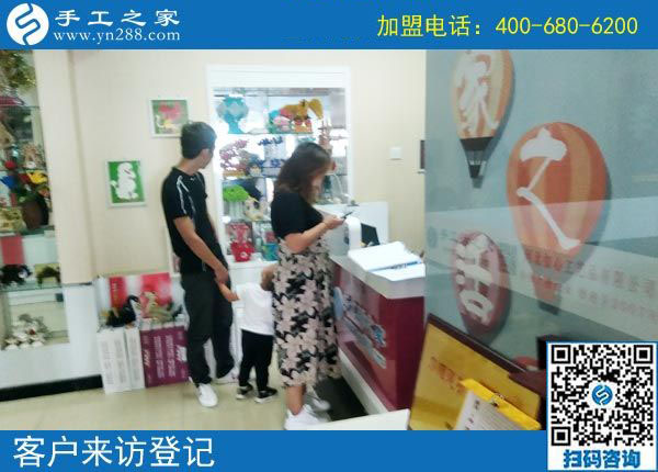 舍得給孩子花錢，福建莆田許女士一直在家做手工活加盟項目掙錢