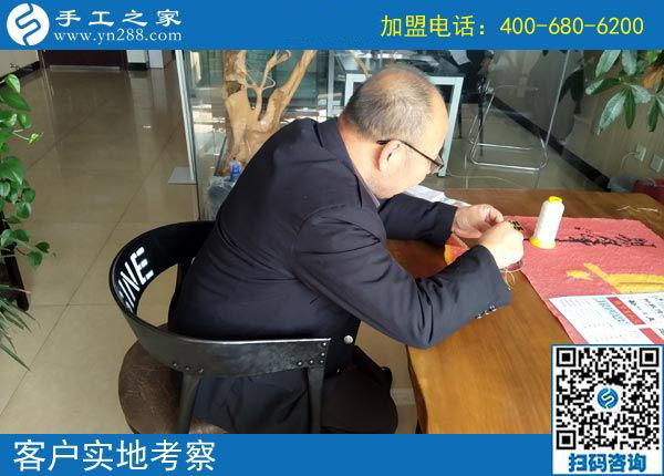 正規(guī)供料的手工活讓他又結(jié)算1200元，江蘇呂先生二次創(chuàng)業(yè)成功全靠這個方法