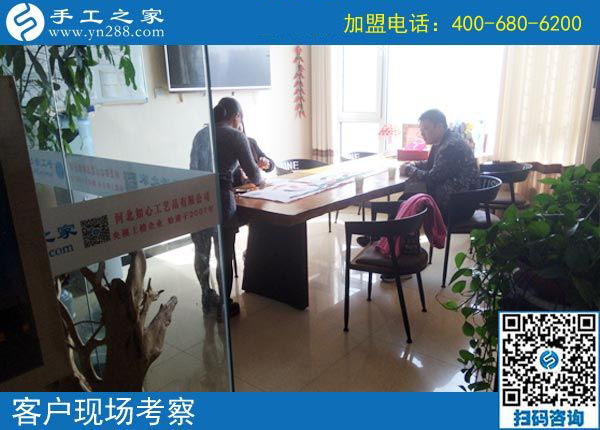 10月17日，這個(gè)正規(guī)手工活外發(fā)加工項(xiàng)目，限制到多大年齡，老人能做嗎？手工之家接待考察加工客戶剪影