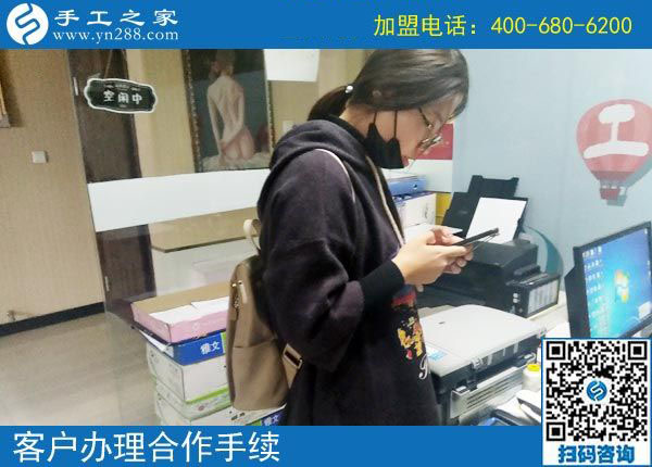 10月21日，正規(guī)手工活外發(fā)加工廠家一定是注重成品銷售的企業(yè)。手工之家接待考察加工客戶剪影