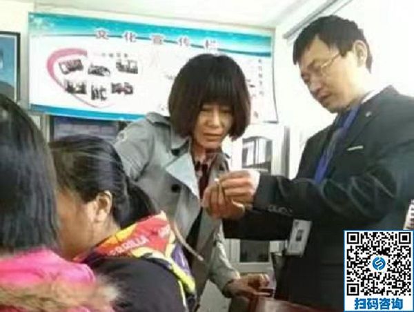 走進社區(qū)，讓珠繡手工成為大家脫貧致富的一件法寶！----記手工之家走進社區(qū)培訓串珠手工活動
