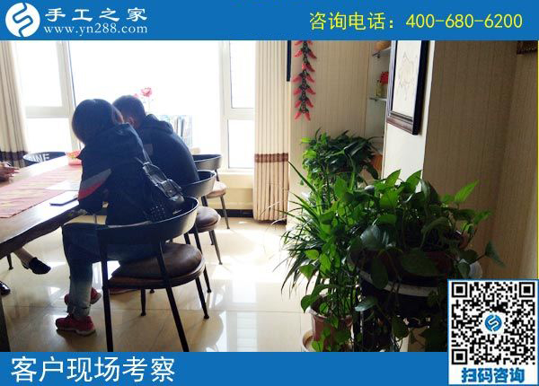 3月27日，返鄉(xiāng)農(nóng)民工的創(chuàng)業(yè)好項(xiàng)目就是這里免押金的手工活外發(fā)加工項(xiàng)目，手工之家接待考察加工客戶剪影