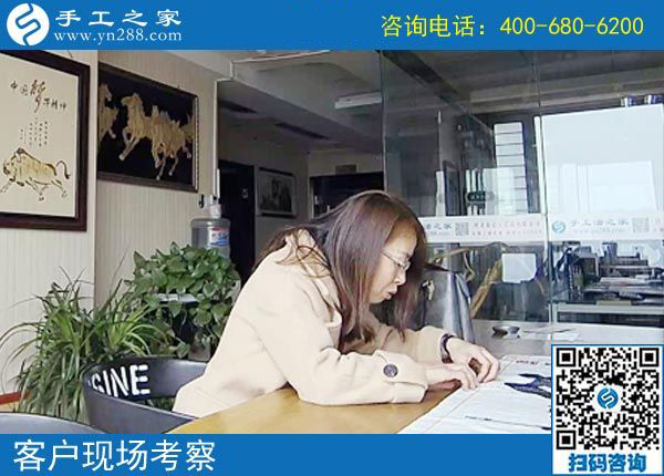 在家做手工活賺錢什么事也不耽誤，河北衡水高女士還能陪著孩子寫作業(yè)