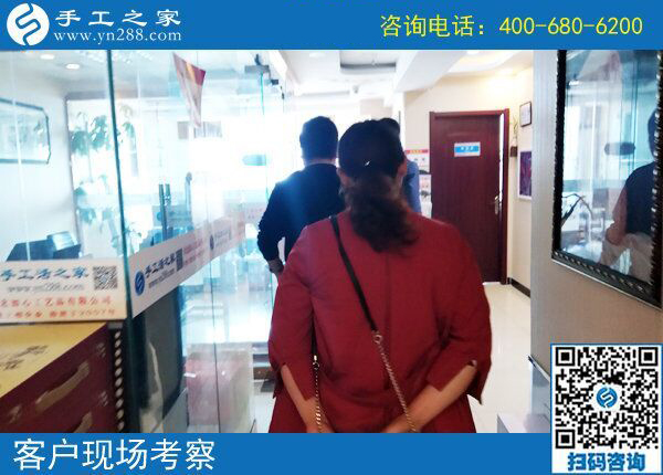 南京手工活在家做，讓下崗職工劉女士實(shí)現(xiàn)居家再就業(yè)(圖1)