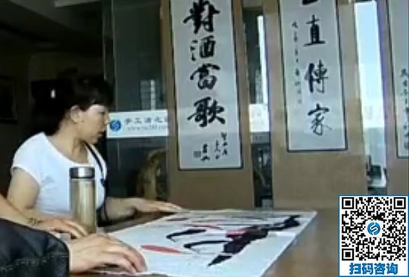 一點(diǎn)時(shí)間也不耽誤，河南洛陽(yáng)劉女士寄回成品后手里還有珠繡外發(fā)手工活做