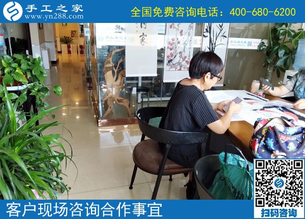 通過在家做手工活賺錢，湖南常德家庭婦女姜女士實現(xiàn)自身價值