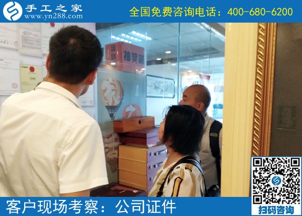 這個(gè)正規(guī)供料的手工活，是重慶蘇女士追求自信快樂人生的法寶