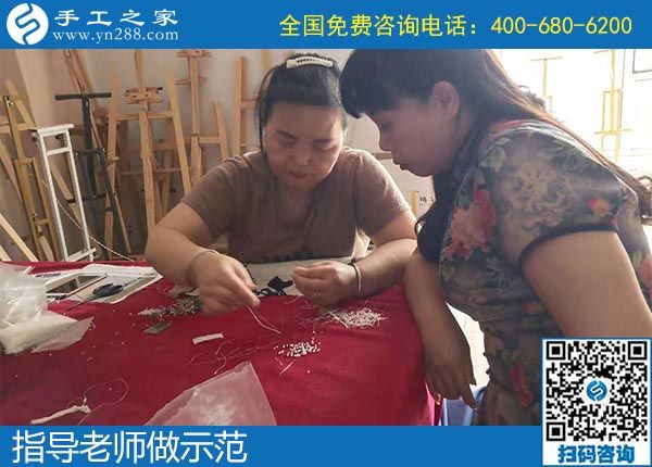 10月3日，重視產(chǎn)品質量，正規(guī)手工活廠家是這樣做的，手工之家加工客戶針法學習實拍