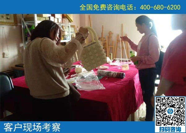 10月12日，這樣做，為了保證珠繡串珠外發(fā)手工活一直有活兒干、早結(jié)算加工費(fèi)。手工之家接待考察合作加工客戶剪影