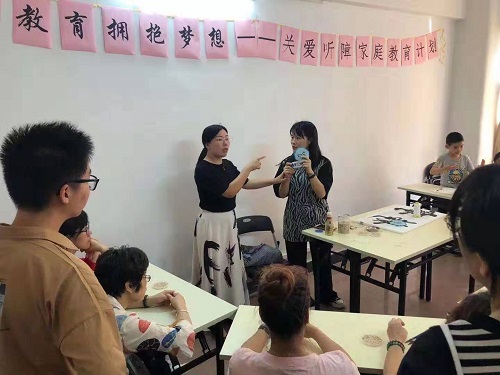 11月5日，如何看一個(gè)手工活加盟項(xiàng)目正不正規(guī)？手工之家接待考察加工客戶剪影