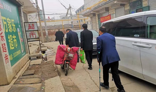 心懷公益、助力扶貧 --- --- 手工之家郝總與邯山區(qū)工商聯(lián)愛(ài)心企業(yè)家一起參加送溫暖春節(jié)慰問(wèn)活動(dòng)