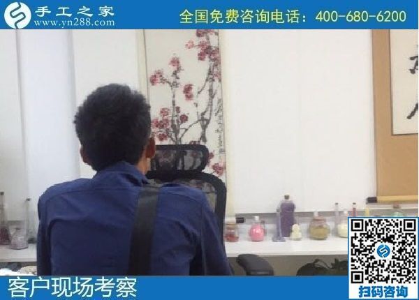 8月10日，負(fù)責(zé)郵寄到家和回收的手工活，就來(lái)“服務(wù)好”的手工活外發(fā)加工企業(yè)，手工之家接待考察合作加工客