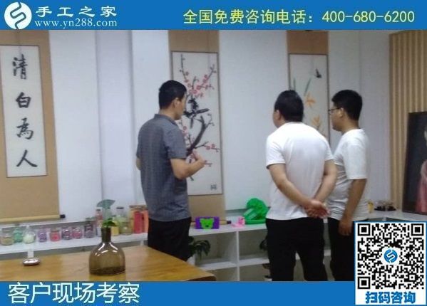 8月15日，手工活拿回家做要掙錢，越來越多的人選擇了這里外發(fā)手工活，手工之家接待考察合作加工客戶剪影