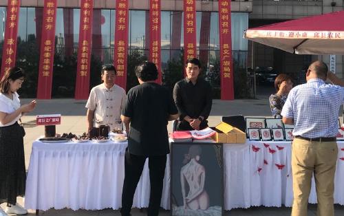 亮相“中國農(nóng)民豐收節(jié)”，勵志珠珠繡等純手工大放異彩(圖1)