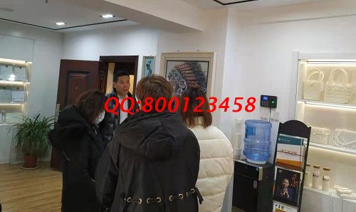 1月1日，元旦假期把手工活拿回家做，這個串珠外發(fā)手工活加工能掙錢，手工之家接待考察合作加工客戶剪影(圖4)