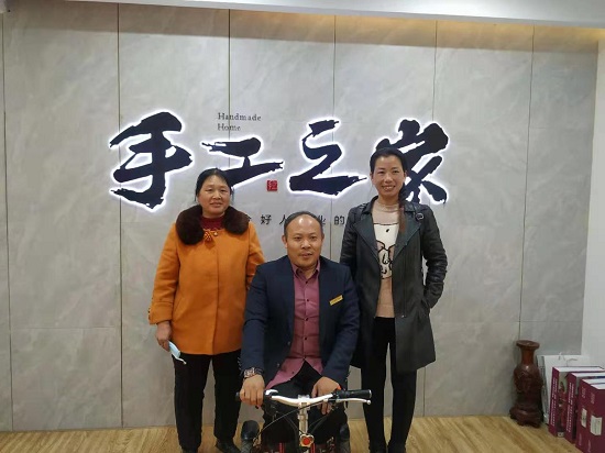2月20日，手工活創(chuàng)業(yè)，兼職手工活加工，珠繡手工活拿回家做選勵(lì)志珠珠繡，手工之家接待考察合作加工客戶剪影
