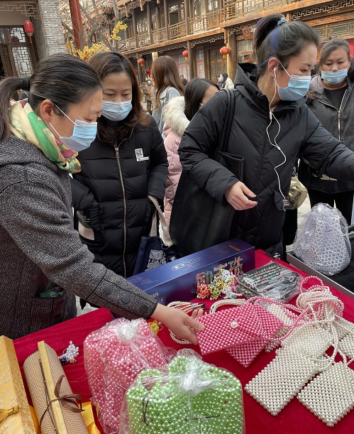 祝福三·八婦女節(jié)，勵(lì)志珠珠繡添風(fēng)采！------記手工之家參加“幸福叢臺、巾幗添彩”手工藝品展