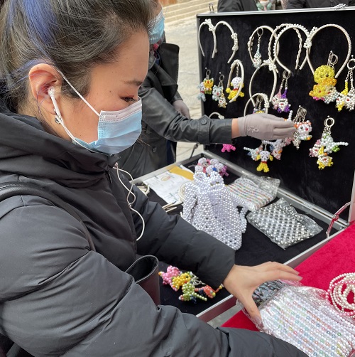 祝福三·八婦女節(jié)，勵(lì)志珠珠繡添風(fēng)采！------記手工之家參加“幸福叢臺、巾幗添彩”手工藝品展