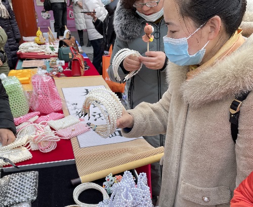 祝福三·八婦女節(jié)，勵(lì)志珠珠繡添風(fēng)采！------記手工之家參加“幸福叢臺、巾幗添彩”手工藝品展