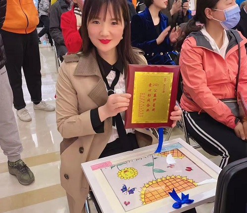 一起給他們關(guān)注、關(guān)心、關(guān)愛(ài)-----記手工之家受邀參加藍(lán)絲帶行動(dòng)之孤獨(dú)癥孩子“有畫(huà)與你講”公益畫(huà)展