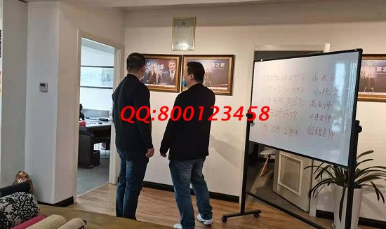 4月11日，想接正規(guī)廠家的手工活，珠繡這個拿回家做的手工活，成為越來越多人的選擇。手工之家接待考察合作加工客戶剪影