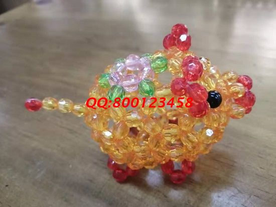 1月21日，可以寄到家做的手工活，在家做手工活掙錢，手工之家的珠繡串珠手工活外發(fā)加工項(xiàng)目可信可靠，圖為勵(lì)志珠珠繡串珠成品實(shí)拍