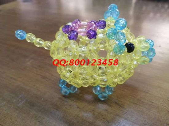1月21日，可以寄到家做的手工活，在家做手工活掙錢，手工之家的珠繡串珠手工活外發(fā)加工項(xiàng)目可信可靠，圖為勵(lì)志珠珠繡串珠成品實(shí)拍