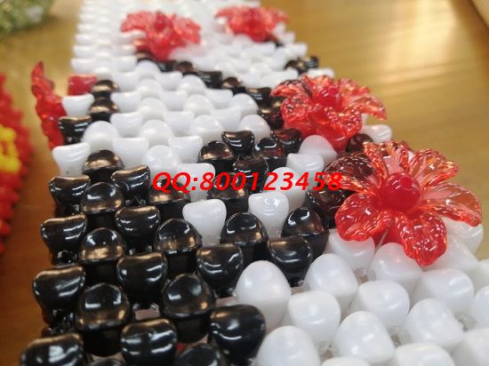 4月21日，可以寄到家做的手工活，加工手工活掙錢，要有收益，產(chǎn)品質(zhì)量很重要，手工之家這樣來保證，圖為勵志珠珠繡串珠手工產(chǎn)品實拍