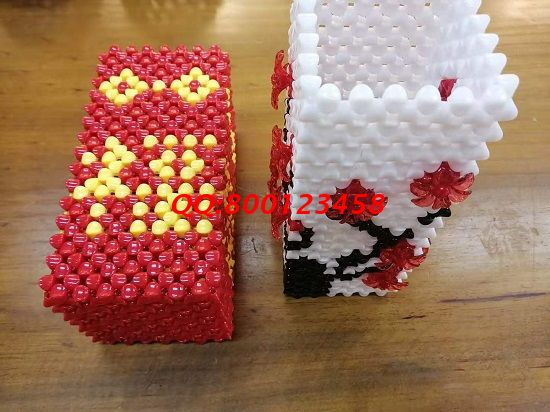 4月21日，可以寄到家做的手工活，加工手工活掙錢，要有收益，產(chǎn)品質(zhì)量很重要，手工之家這樣來保證，圖為勵志珠珠繡串珠手工產(chǎn)品實拍
