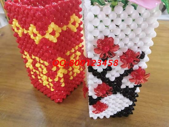 4月21日，可以寄到家做的手工活，加工手工活掙錢，要有收益，產(chǎn)品質(zhì)量很重要，手工之家這樣來保證，圖為勵志珠珠繡串珠手工產(chǎn)品實拍