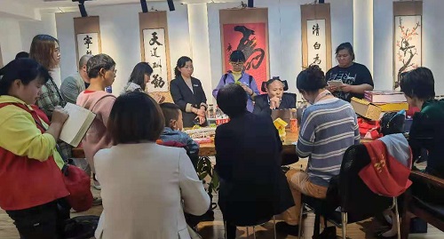 創(chuàng)業(yè)，其實(shí)有章可循，“手工之家”模式讓你人生有夢、創(chuàng)業(yè)成功                      ----記手工之家第二期全國優(yōu)秀繡娘培訓(xùn)會(huì)