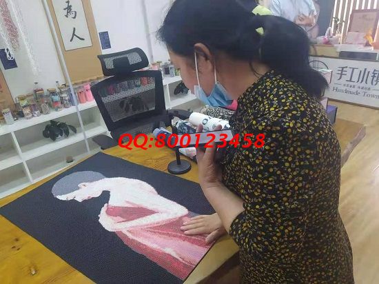5月25日，找拿回家做的手工活掙錢，找正規(guī)手工活外發(fā)加工企業(yè)，就選勵志珠珠繡，手工之家接待考察合作加工客戶