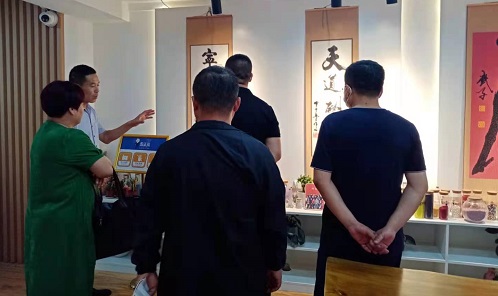 共同致力于發(fā)展珠繡手工就業(yè)創(chuàng)業(yè)好項(xiàng)目-------歡迎天津薊州區(qū)領(lǐng)導(dǎo)一行到手工之家參觀(guān)考察