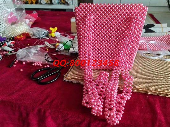 6月26日，靠譜的手工活加工項目，找可以寄到家做的手工活應該知道這些，圖為勵志珠珠繡新款珠包成品實拍