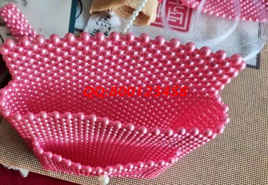 6月26日，靠譜的手工活加工項目，找可以寄到家做的手工活應該知道這些，圖為勵志珠珠繡新款珠包成品實拍