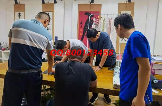 7月2日，可以寄到家做的手工活，簡單好做的勵志珠珠繡，大家都喜歡、都想做，村領(lǐng)導(dǎo)帶隊來考察。手工之家接待考察加工客戶剪影