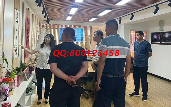7月2日，可以寄到家做的手工活，簡單好做的勵志珠珠繡，大家都喜歡、都想做，村領(lǐng)導(dǎo)帶隊來考察。手工之家接待考察加工客戶剪影