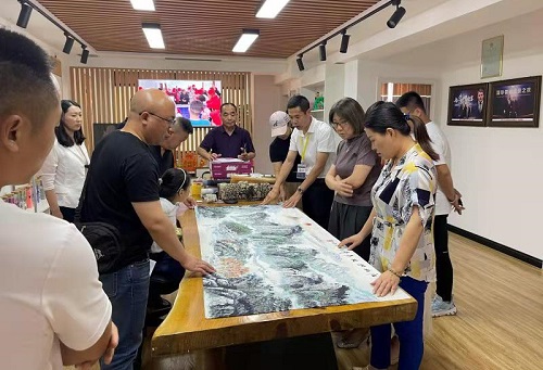 拳拳愛心，只為世間溫暖------記愛心企業(yè)手工之家創(chuàng)始人郝總