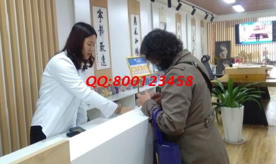 習(xí)慣做珠繡外發(fā)手工活，她帶著孫子還掙錢，連親家母都夸(圖1)