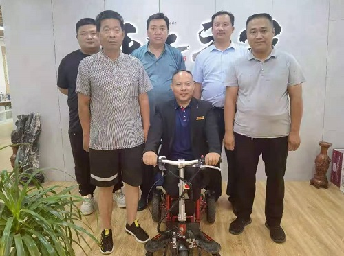 發(fā)展殘疾人事業(yè)，實(shí)施鄉(xiāng)村振興戰(zhàn)略--------記邱縣梁二莊鎮(zhèn)村領(lǐng)導(dǎo)一行蒞臨手工之家參觀指導(dǎo)