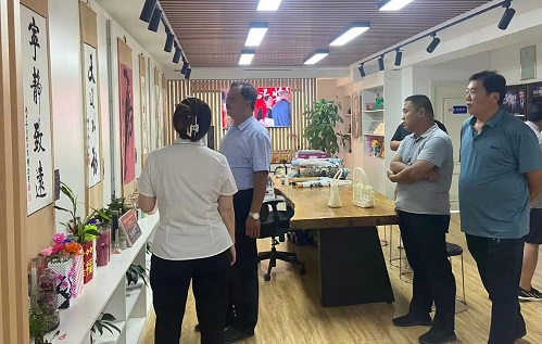 發(fā)展殘疾人事業(yè)，實(shí)施鄉(xiāng)村振興戰(zhàn)略--------記邱縣梁二莊鎮(zhèn)村領(lǐng)導(dǎo)一行蒞臨手工之家參觀指導(dǎo)