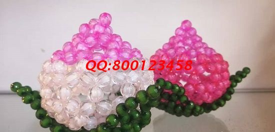 8月10日，就業(yè)創(chuàng)業(yè)好項(xiàng)目，拿回家做的手工活，手工之家的手工活代理加工項(xiàng)目很受大家的歡迎，圖為勵(lì)志珠珠繡串珠產(chǎn)品實(shí)拍