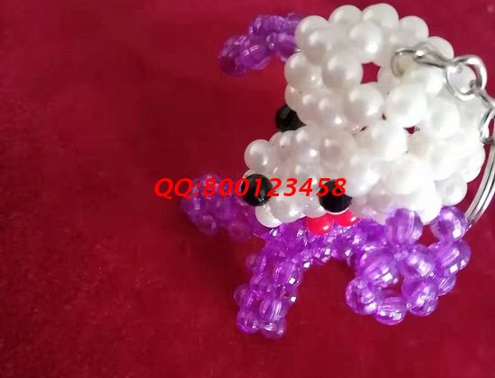 8月20日，可以寄到家做的手工活，在手工之家能找到正規(guī)可靠的管回收手工活，圖為勵志珠珠繡串珠小飾品成品及加工細節(jié)實拍